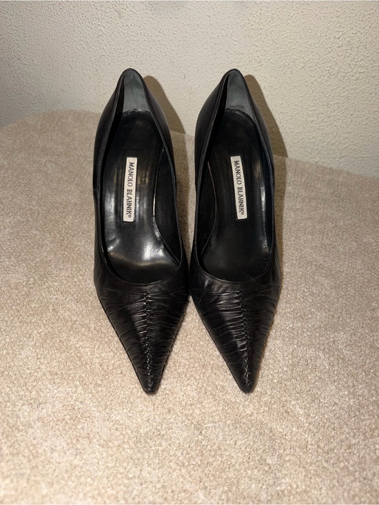 Manolo Blahnik Shoes - Manolo Blahnik Black Pointed Ruched Leather Pumps